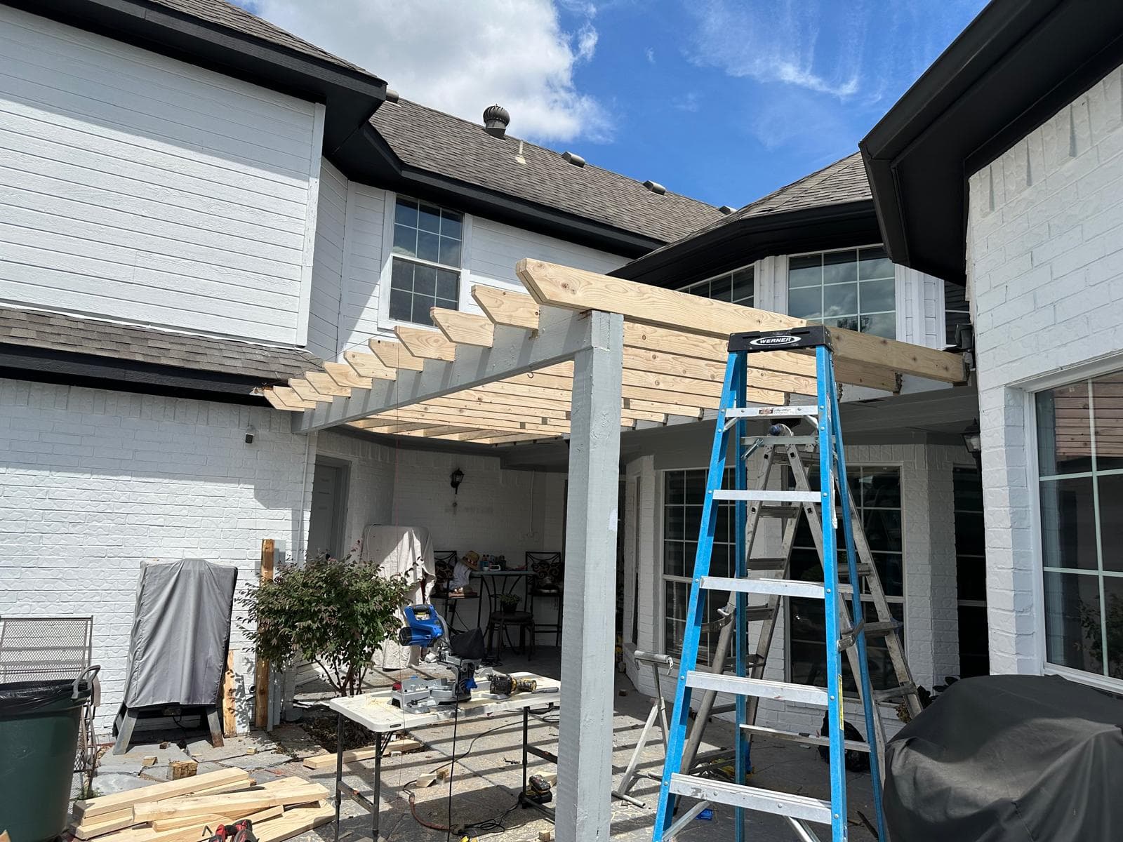 Dallas Framing, Pergola Installs, and Roofing Done Right