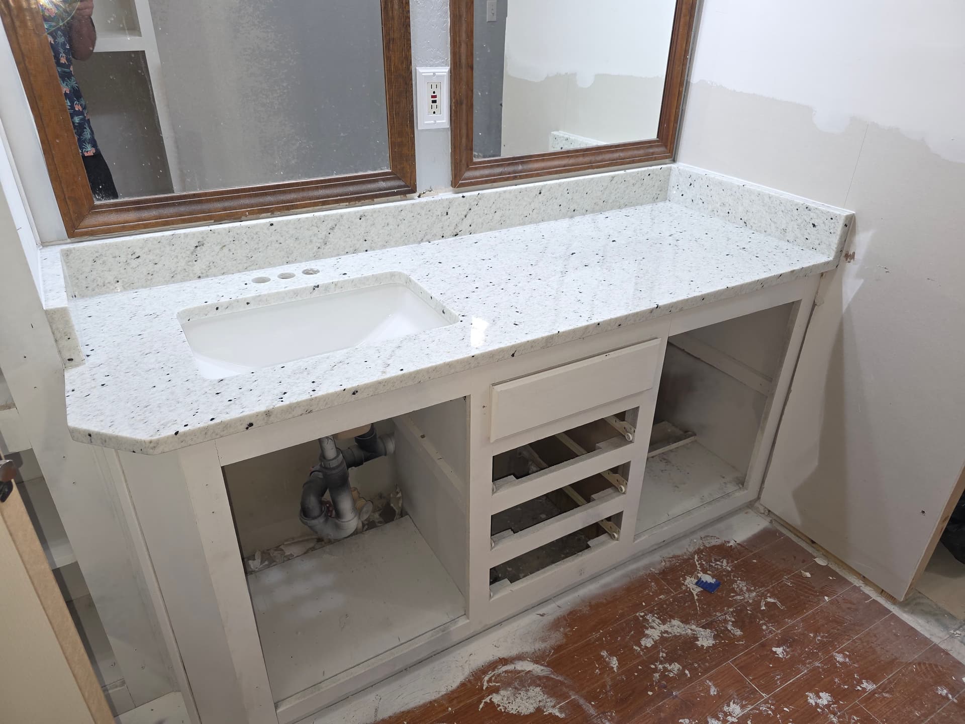 Fresh Countertop Install Underway in Burleson image