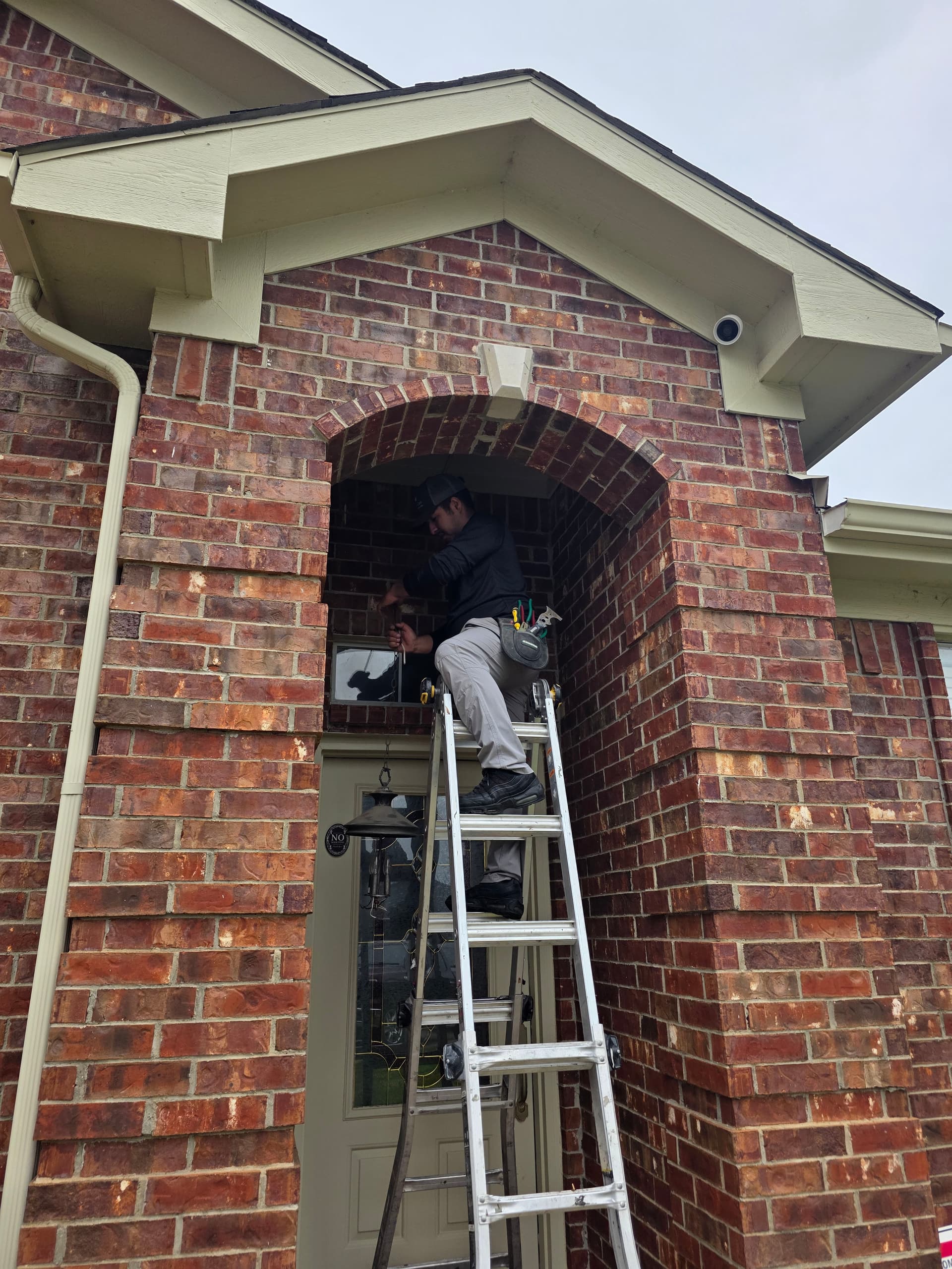 Gallery photos for Outdoor Lighting Installation Shines Bright in Arlington, Texas: Image #2