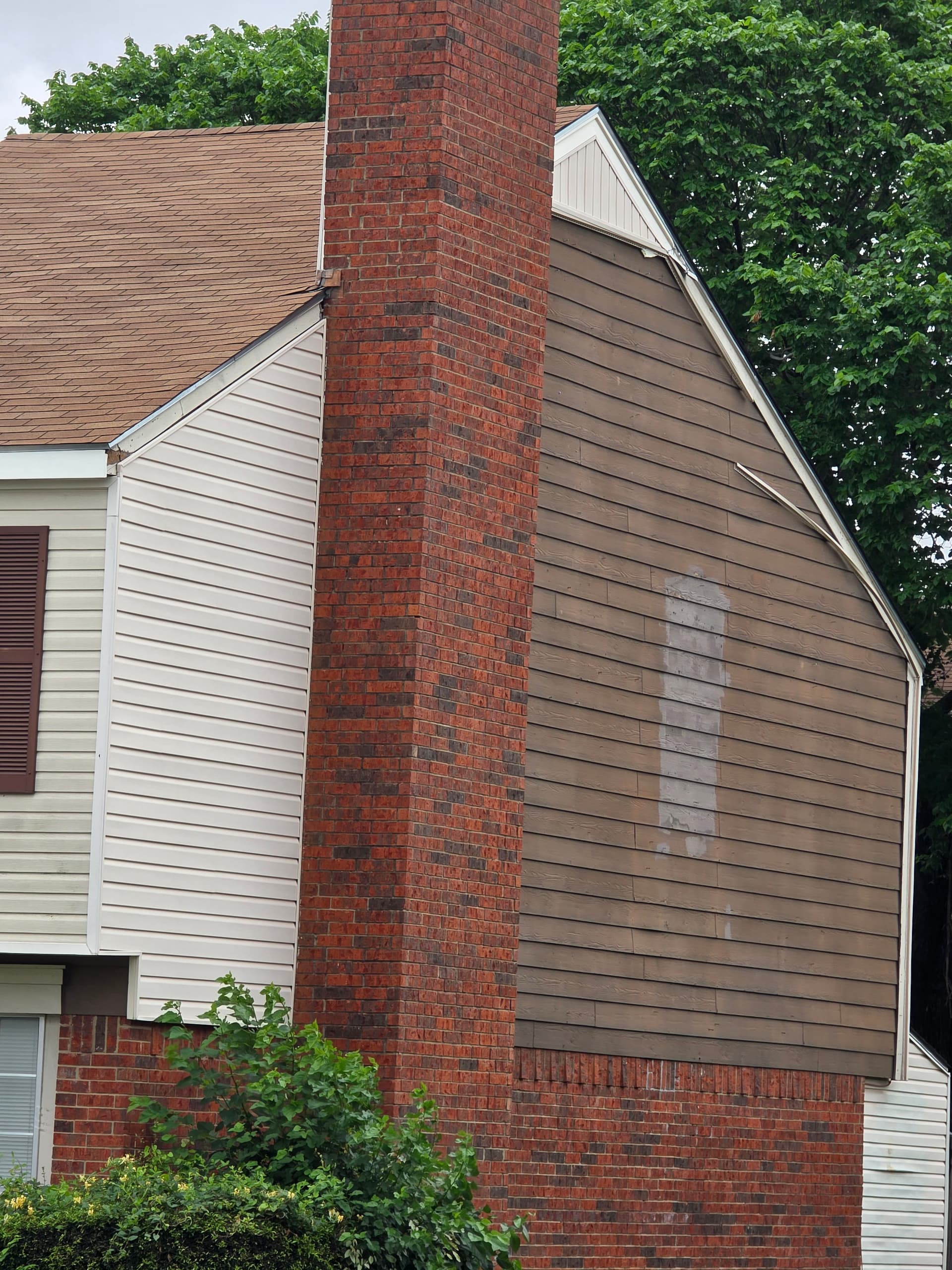 Gallery photos for Roof, Chimney and Siding Damage We're Fixing in Dallas Texas: Image #2