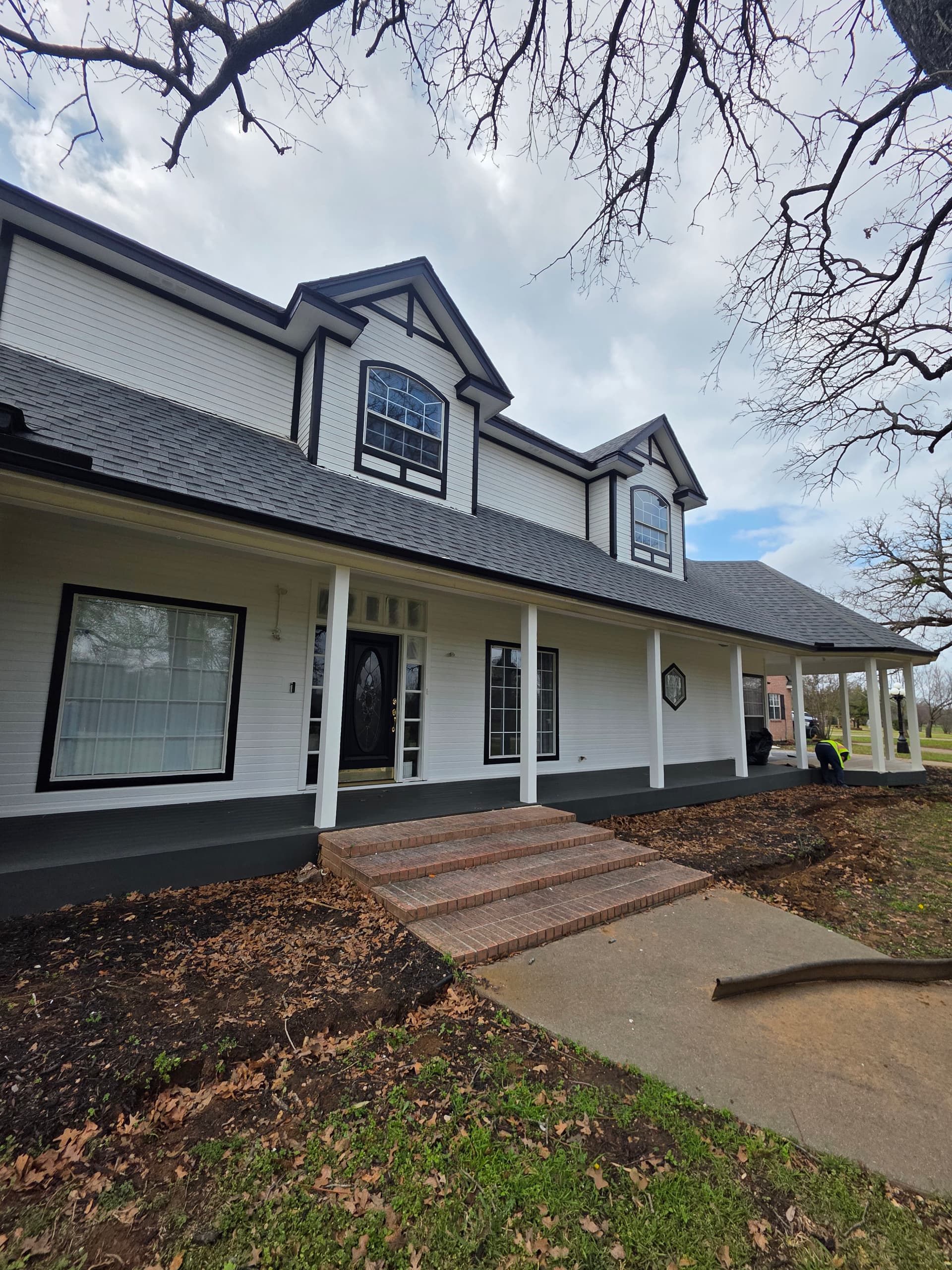 Gallery photos for Stunning Porch Makeover in Fort Worth: Image #1