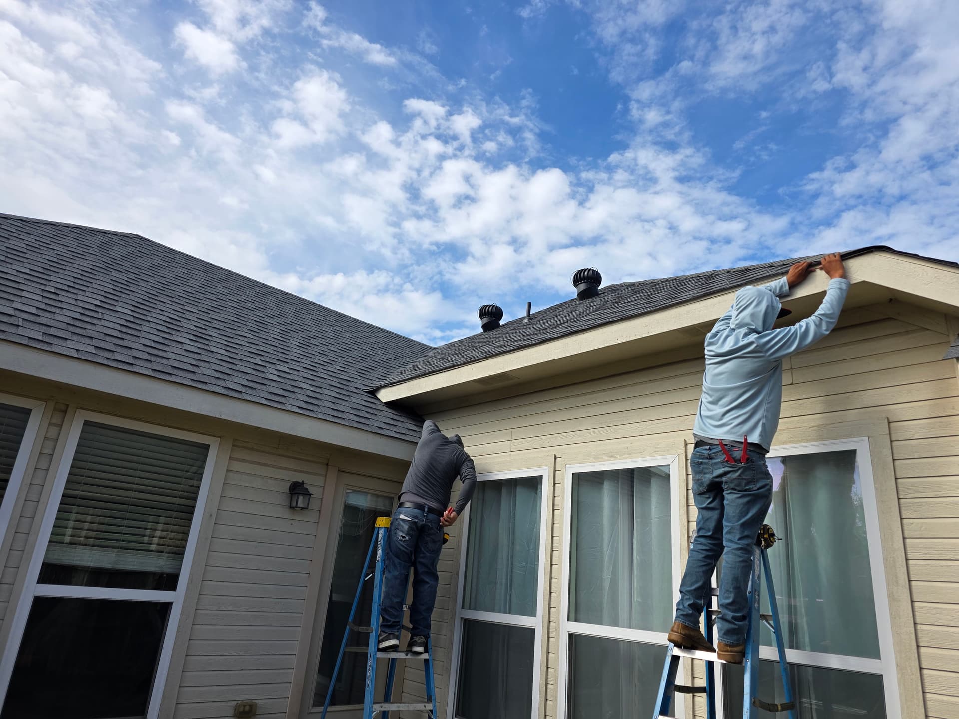 Gallery photos for Roof Installation and Shingle Roofing in Full Swing: Image #3