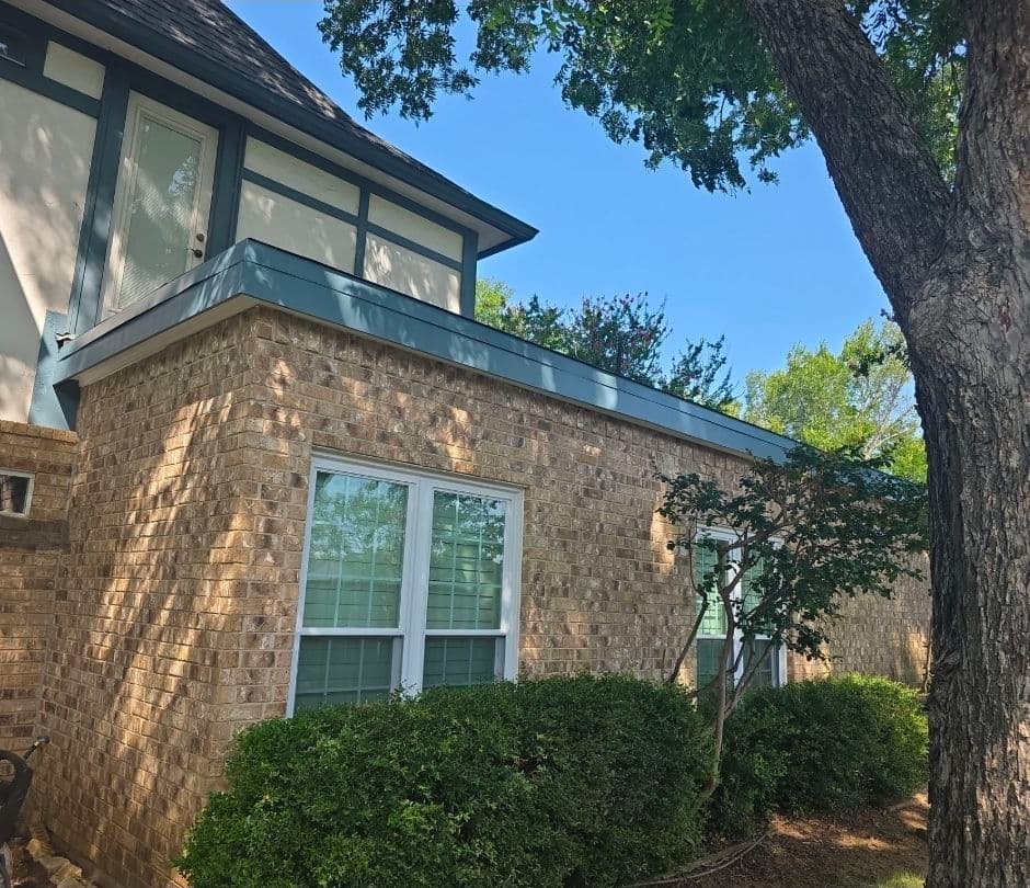 Gallery photos for Flat Roof Deck Railing Install in Burleson: Image #2